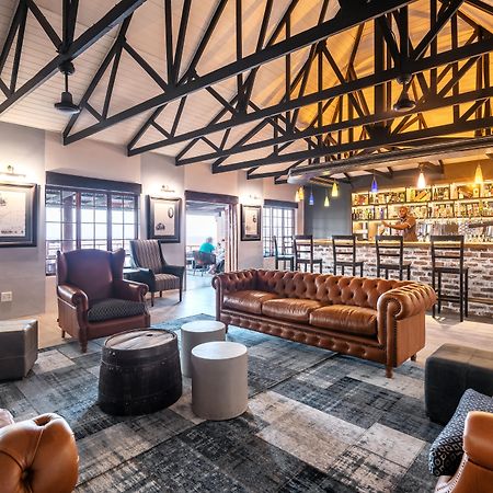 Gondwana Etosha Safari Lodge Okaukuejo Exterior photo