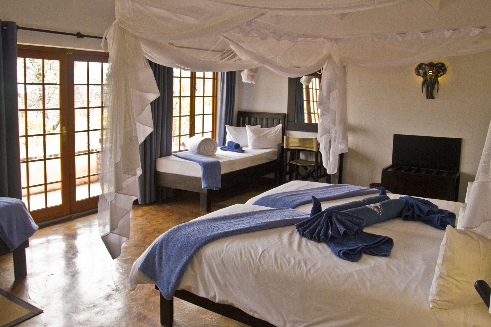 Gondwana Etosha Safari Lodge Okaukuejo Exterior photo