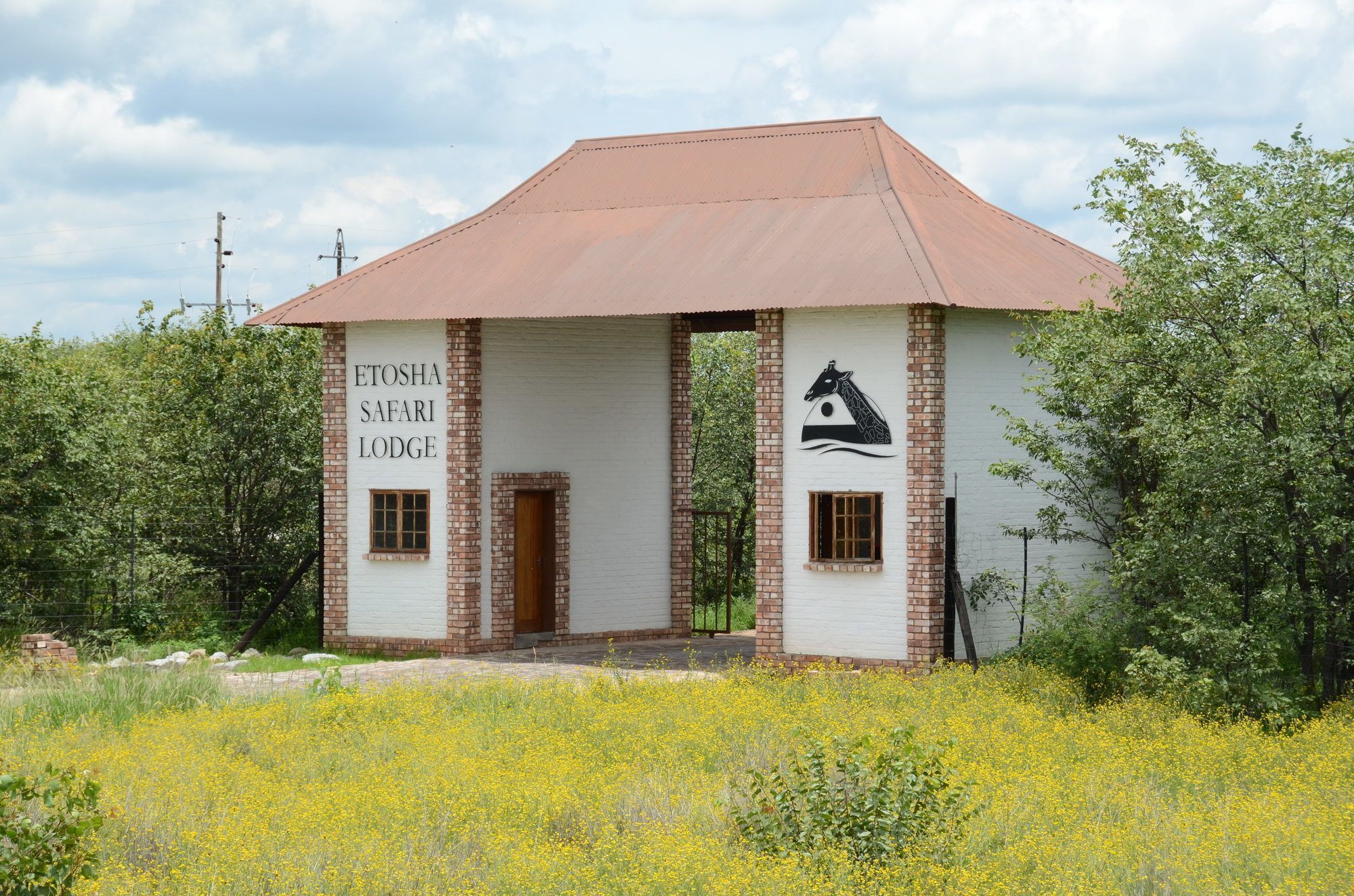 Gondwana Etosha Safari Lodge Okaukuejo Exterior photo